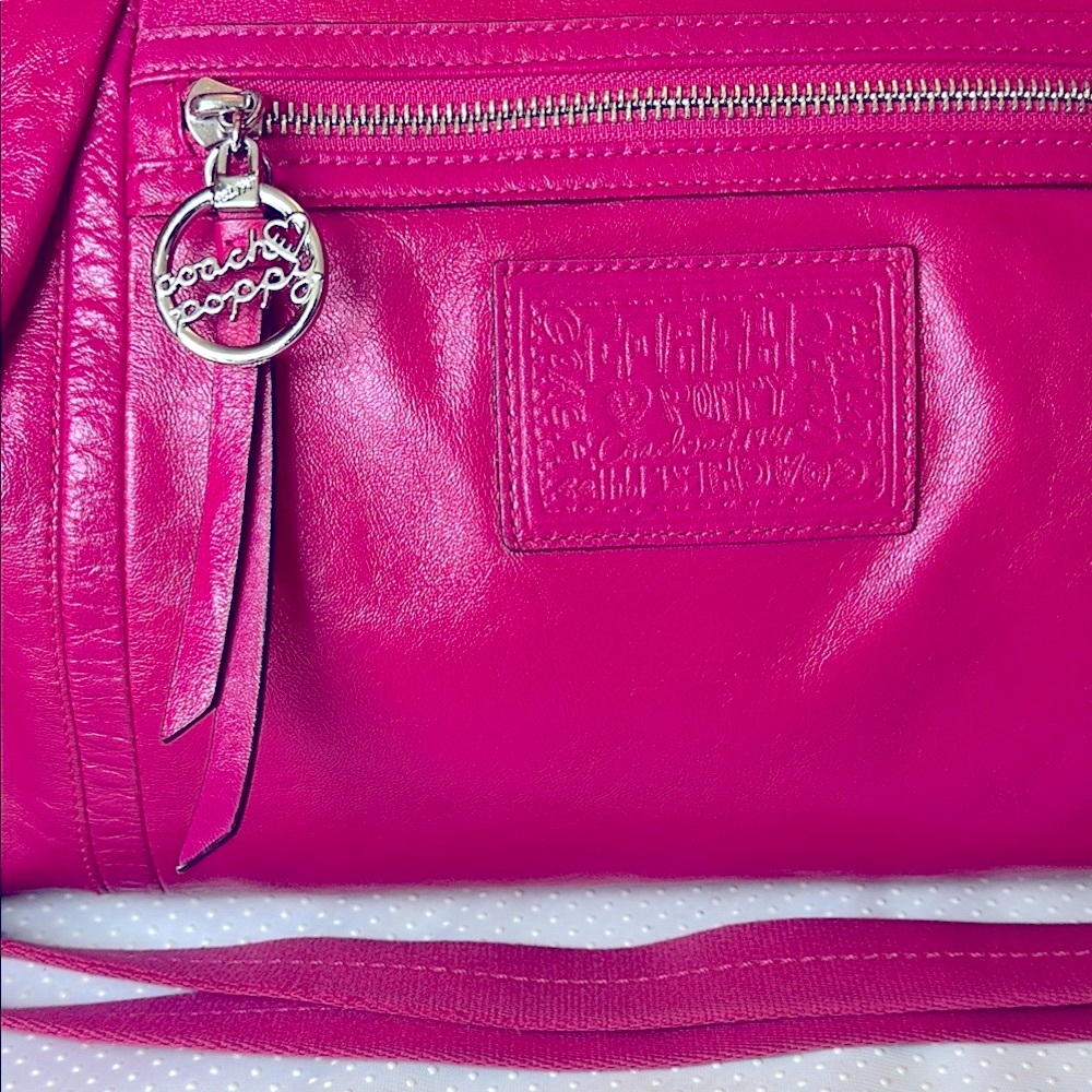 RARE COACH POPPY ROCKER LEGACY Leather Bag with long strap & charm - Picture 8 of 15